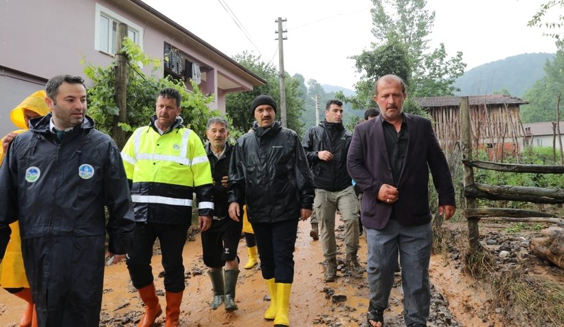 Vali Kaldırım Akyazı'da sel bölgesinde