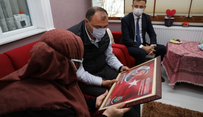 vali-kaldirim-akyazi-da-ziyaretlerde-bulundunhvlmglpwd