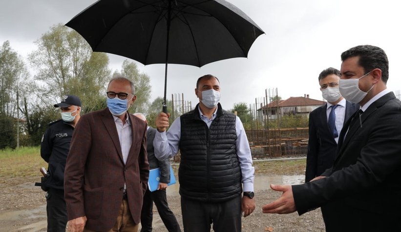 vali-kaldirim-akyazi-da-ziyaretlerde-bulundunhvlmglpwd