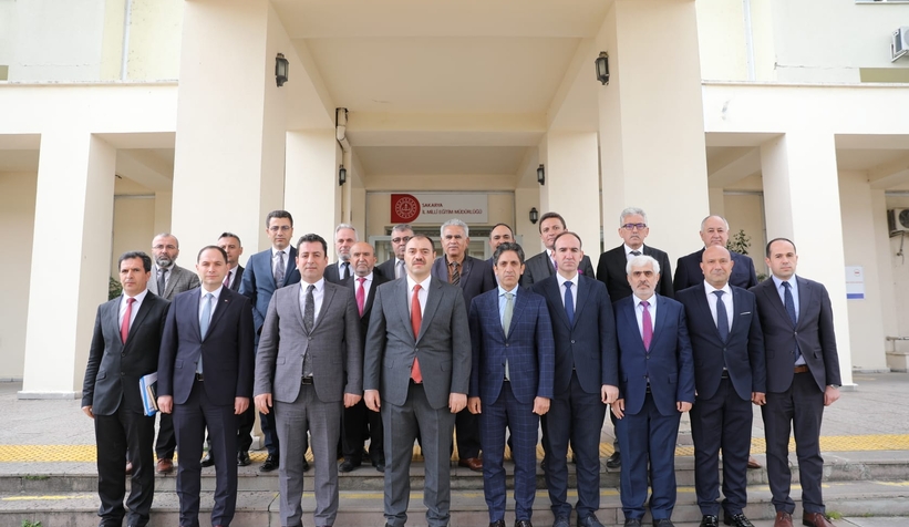 vali-kaldirim-milli-egitim-mudurlugu-nden-brifing-aldiy1voumjrtf