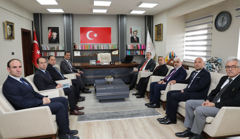 vali-kaldirim-milli-egitim-mudurlugu-nden-brifing-aldiy1voumjrtf