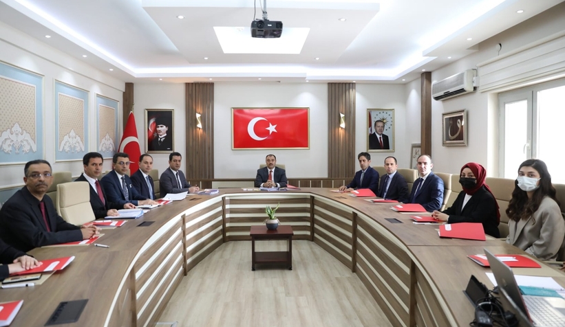 vali-kaldirim-milli-egitim-mudurlugu-nden-brifing-aldiy1voumjrtf