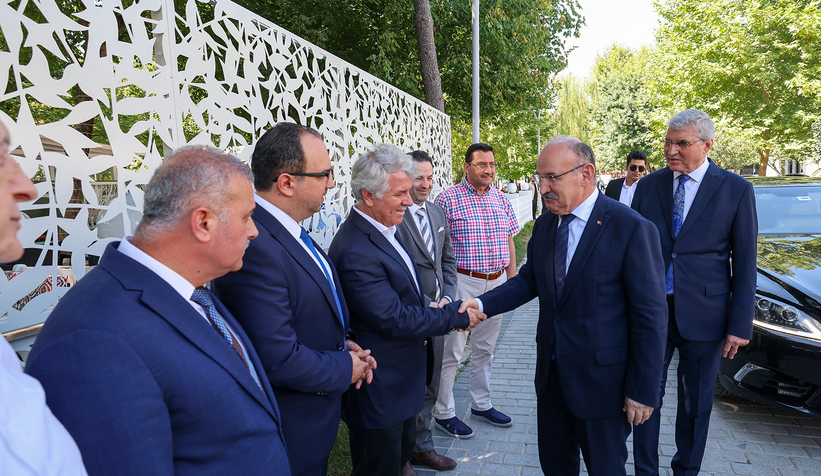 vali-karadeniz-den-baskan-yuce-ye-ziyaretwljyudm1vt