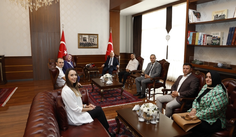 vali-karadeniz-sakarya-yi-her-yonuyle-tanimaya-devam-ediyormg1vcjvyrw