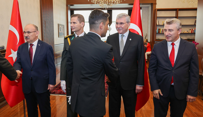 Vali Karadeniz tebrikleri kabul etti