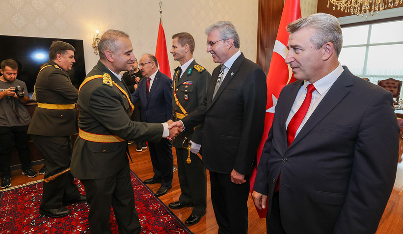 Vali Karadeniz tebrikleri kabul etti