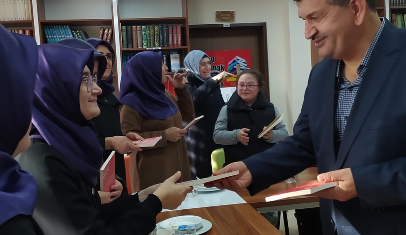 vali-mustafa-buyuk-kiz-aihl-den-dunya-engelliler-gunu-etkinligivm00lzrhyv