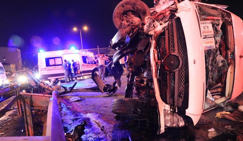 Vardiya dönüşü feci kaza: 7 yaralı