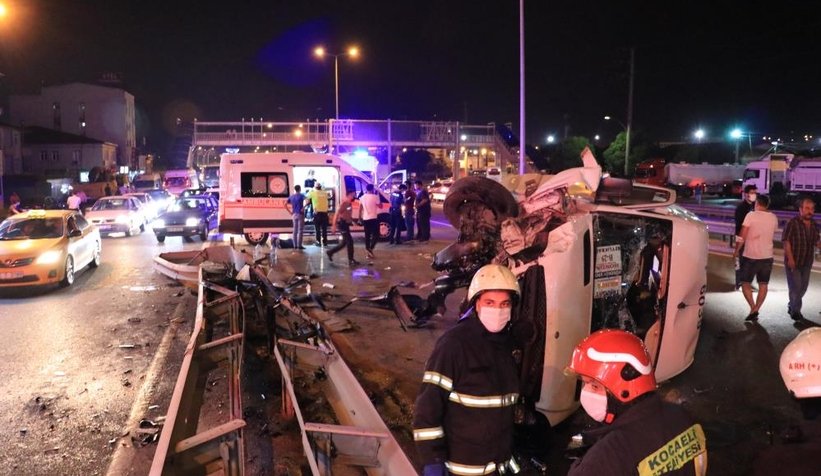 Vardiya dönüşü feci kaza: 7 yaralı