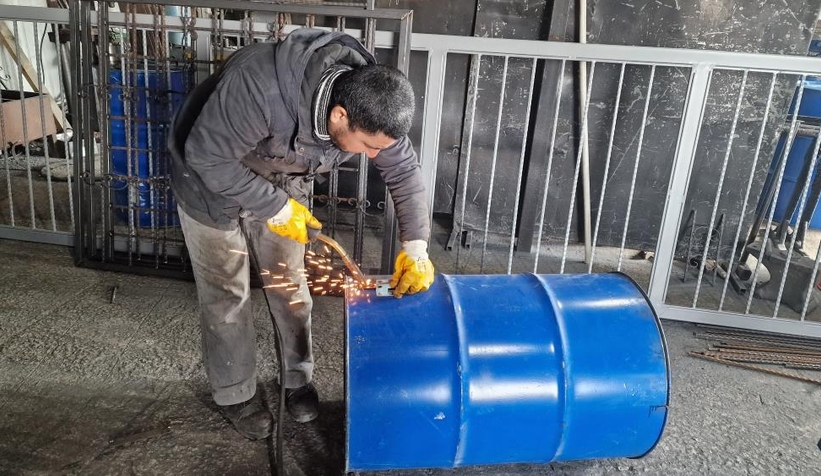 Variller depremzedeler için sobaya dönüşüyor