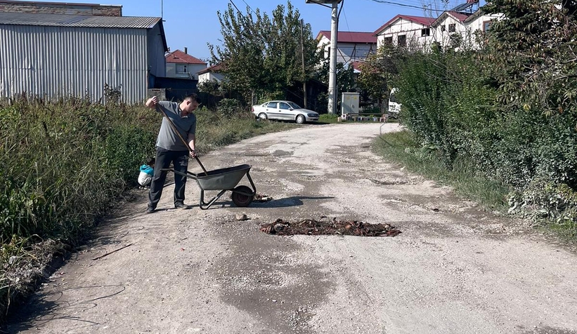 vatandas-careyi-cukurlari-kendileri-kapatmakla-bulduq1nwz3k0ux