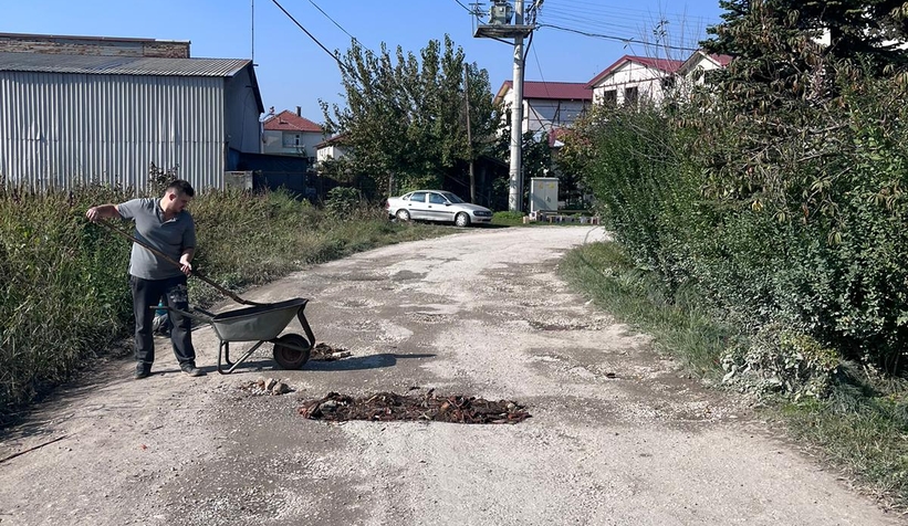 vatandas-careyi-cukurlari-kendileri-kapatmakla-bulduq1nwz3k0ux
