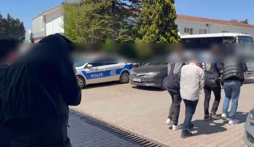 vatandasin-banka-hesabini-bosaltan-4-kisi-tutuklandim3z1mnbprv