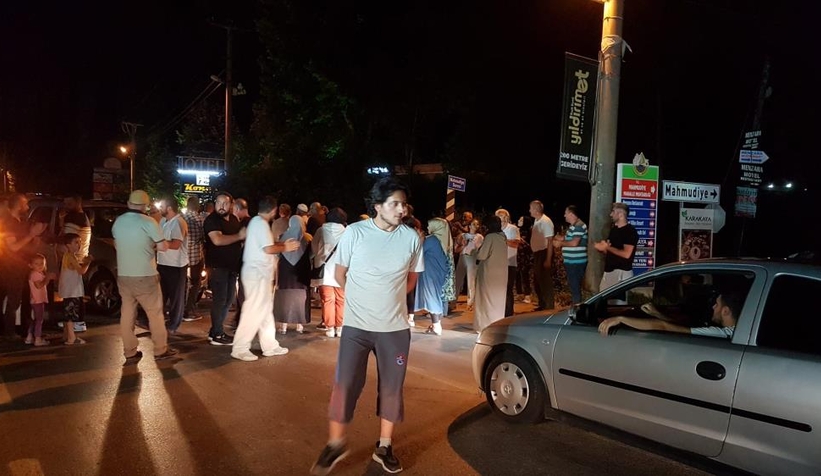 Vatandaşlar yolu kapattı