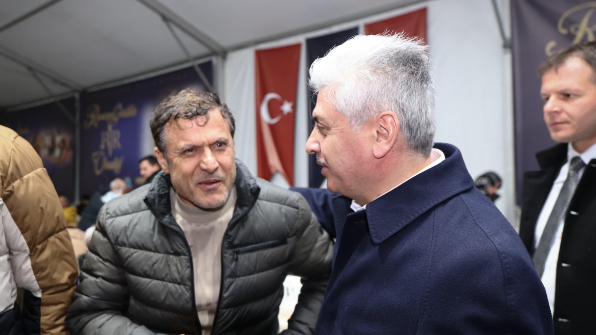 Vatandaşlarla iftar sofrasında buluştular