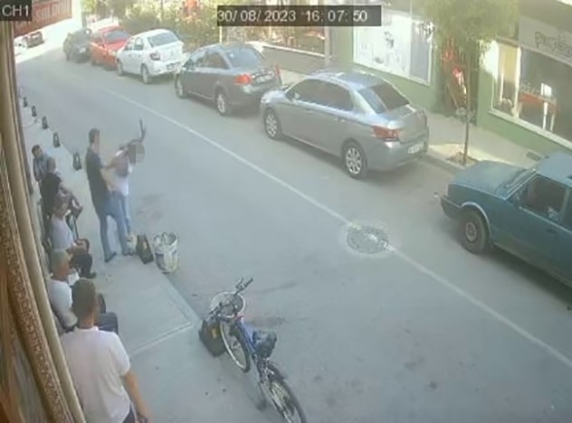 vicdansiz-babanin-kizini-dovdugu-anlar-vmxkymk1sx