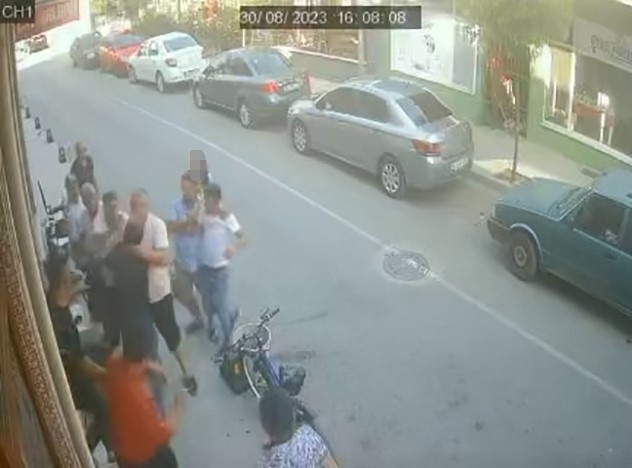 vicdansiz-babanin-kizini-dovdugu-anlar-vmxkymk1sx