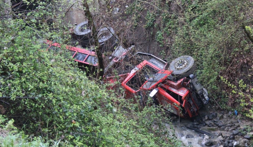 Vinç köprüden dereye uçtu