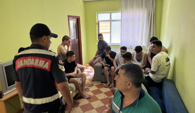yabanci-uyruklulari-kacak-getirip-calistiran-sebeke-cokertildiawr3zhhemu