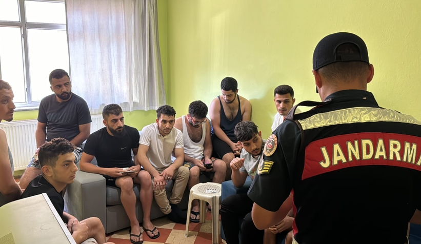 Yabancı uyrukluları kaçak getirip çalıştırıyorlardı; 13'ü tutuklandı