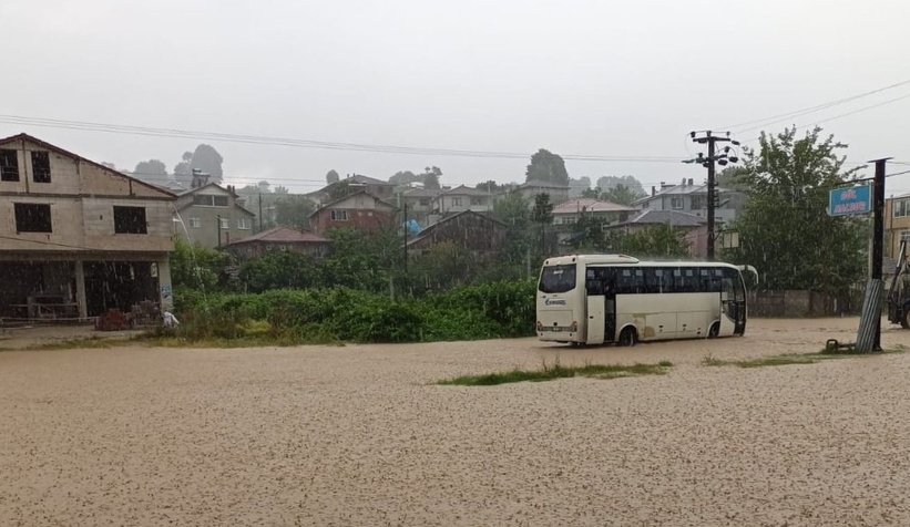 Yağış Yazılı'yı vurdu