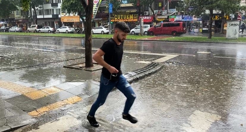 Yağışlı hava aralıklarla etkili oluyor