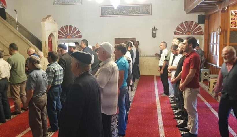 Yağmur duası için eller semaya açıldı