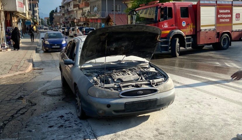 Yanan aracı söndürdüler