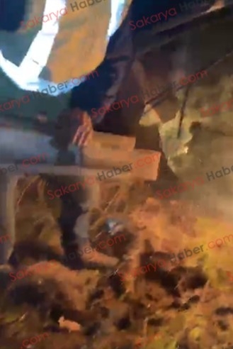 Yanan araçtan son anda kurtarıldı