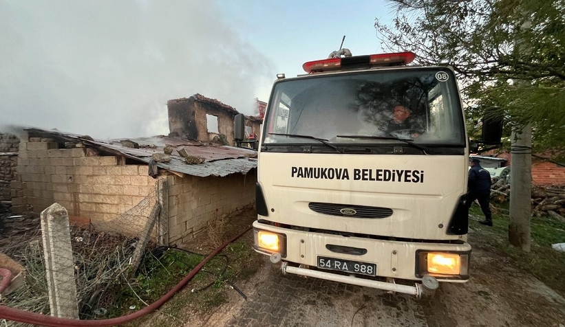 yanan-evde-yasli-kadinin-cesedi-bulunduyxd1sm8vwd