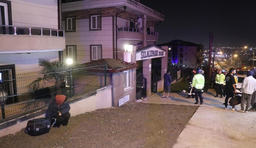 Yangın binayı sokağa döktü: 1 kişi dumandan etkilendi