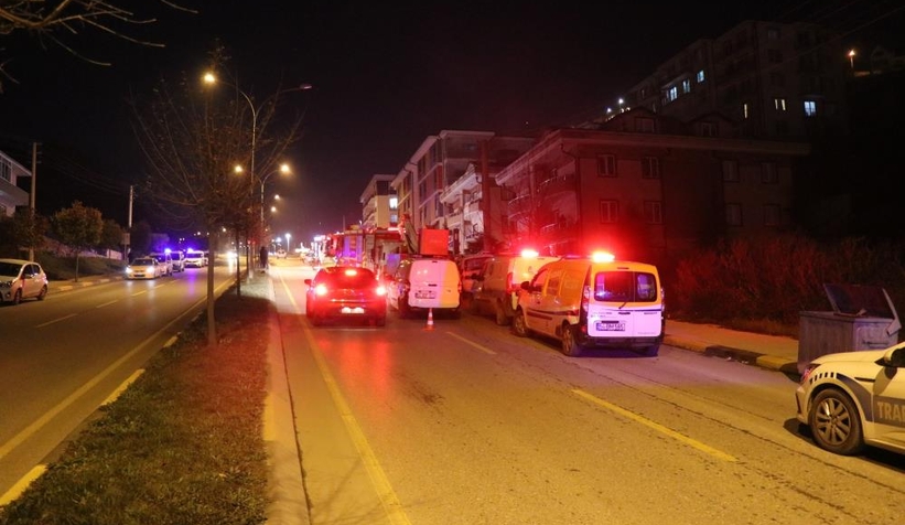 Yangın binayı sokağa döktü: 1 kişi dumandan etkilendi