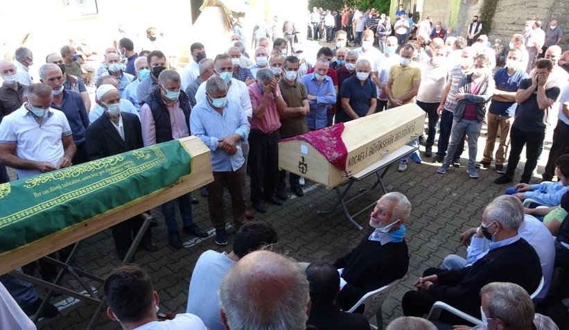 Yangın faciasında ölen baba ve 3 çocuğuna acı veda