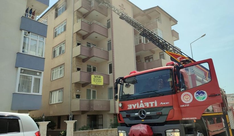 Yangın, mahalleliyi sokağa döktü