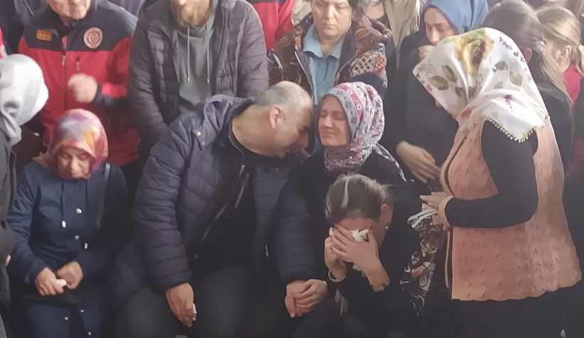 Yangına müdahalede hayatını kaybeden genç itfaiyeciye acı veda