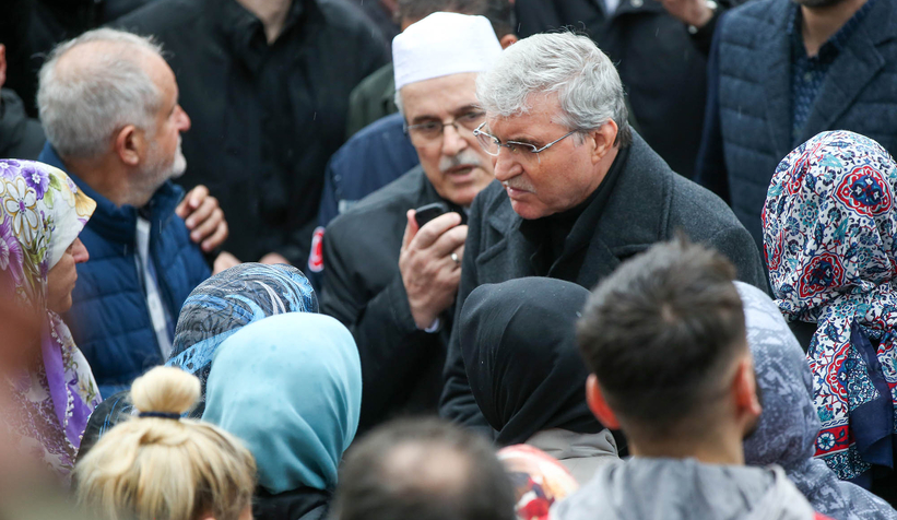 Yangına müdahalede hayatını kaybeden genç itfaiyeciye acı veda