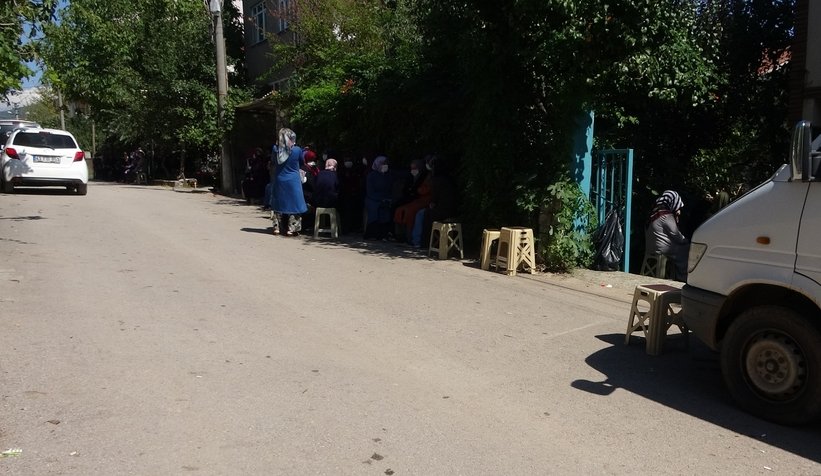 Yangında ölen baba ve 3 çocuğunun evinde acı bekleyiş