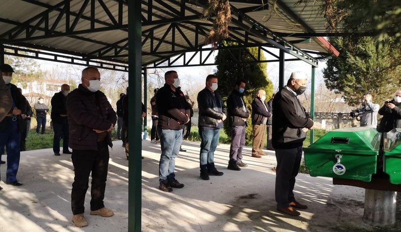 Yangında ölen baba ve kızına zor veda