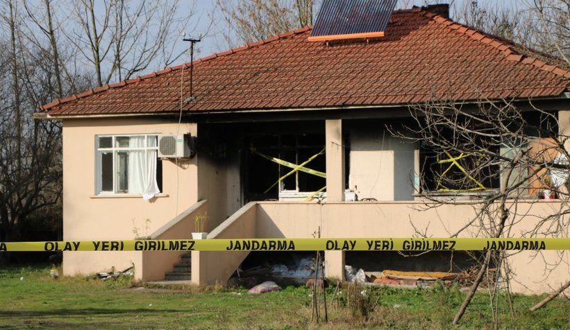 Yangında ölen baba ve kızına zor veda