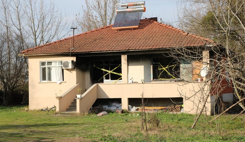 Yangında ölen baba ve kızına zor veda