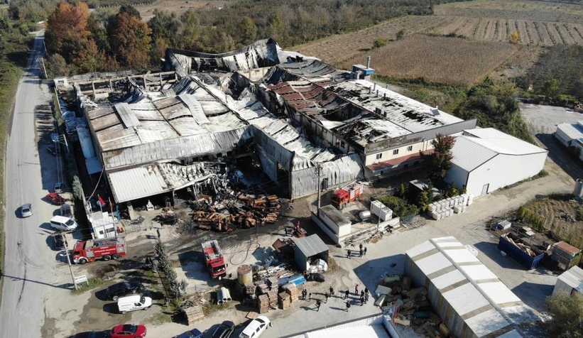 Yangının verdiği hasar gün ağarınca ortaya çıktı