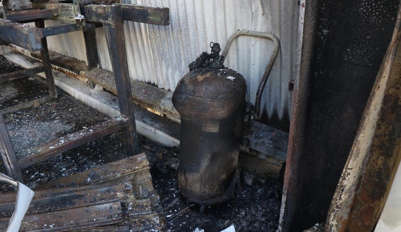 Yangının verdiği hasar gün ağarınca ortaya çıktı