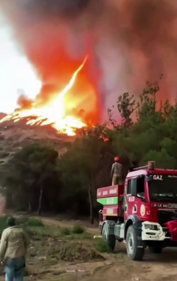 Yangınının görünmeyen kahramanları kamerada
