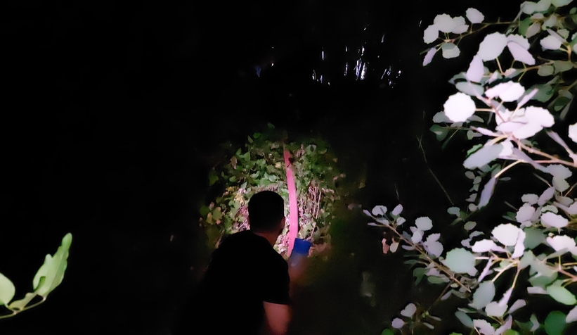 Yangınla mücadele eden ekiplere vatandaştan ayran ikramı