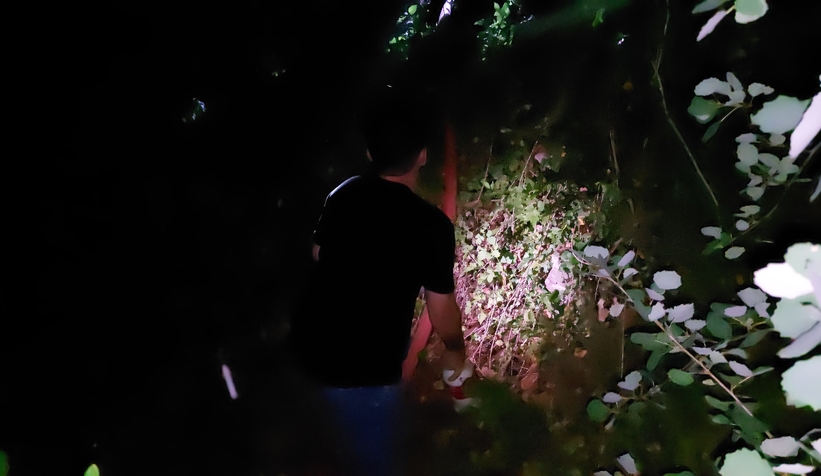 Yangınla mücadele eden ekiplere vatandaştan ayran ikramı