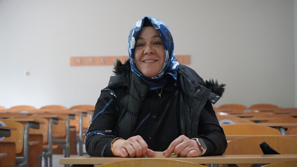 Yaralı parmağıyla sınava girdi, üniversiteyi kazandı