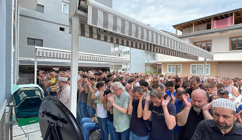 Yardım için girdiği denizde hayatını kaybetmişti, acı veda