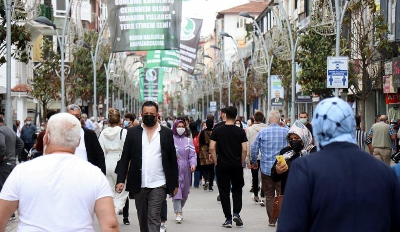 Yasaklar bitti çarşıya akın ettiler