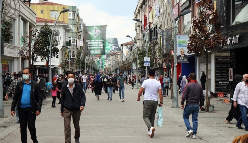 Yasaklar bitti çarşıya akın ettiler