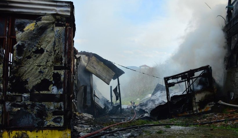 Yaşlı adam evsiz kaldı